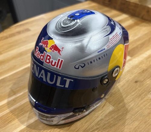 Casco sebastian vettel 2010 - sebastian,